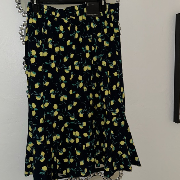 Banana Republic Lemon Print Skirt - Picture 4 of 6